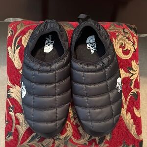 New The North Face Men's Black Slip-On Shoes slippers  no box